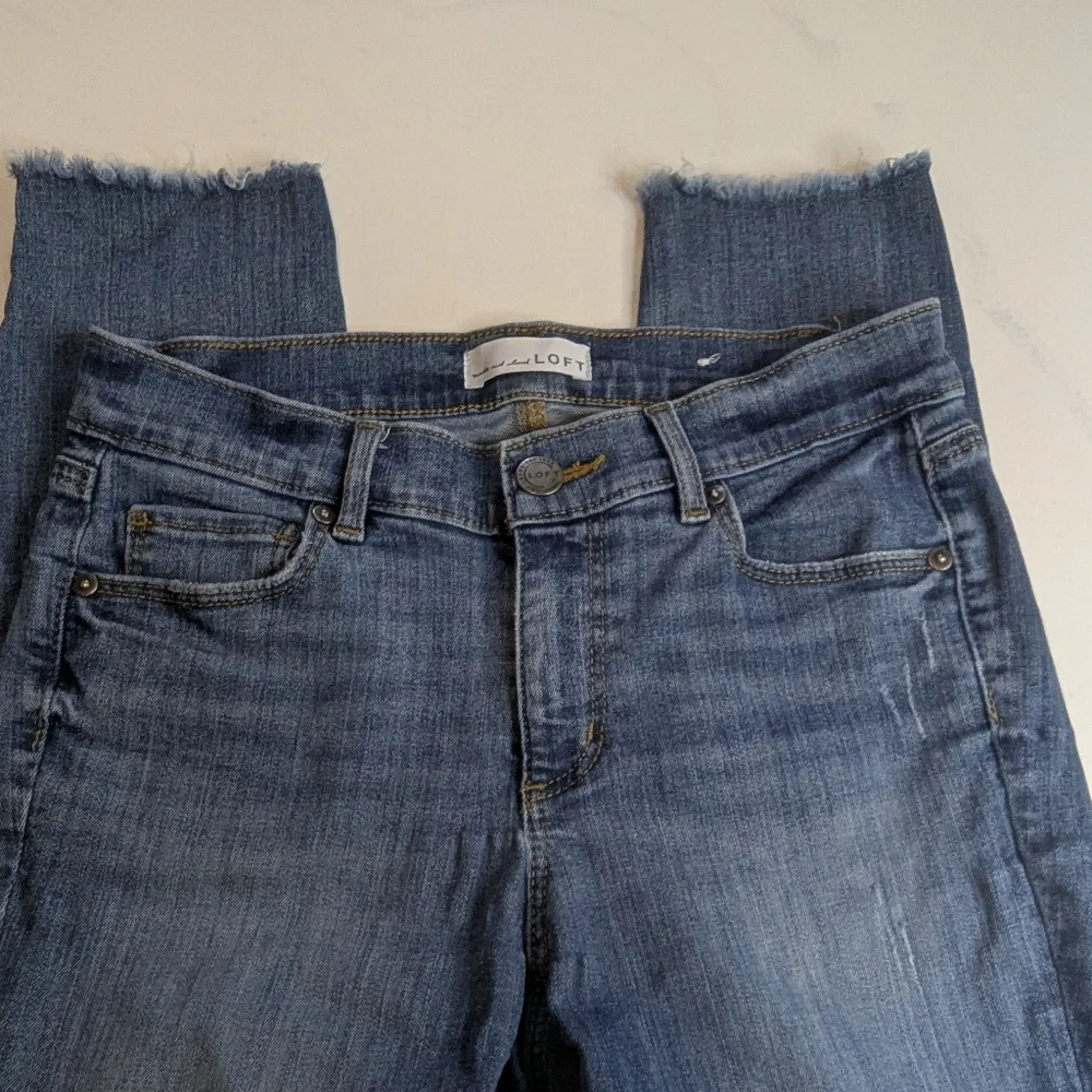 Ann Taylor LOFT Women's Modern Skinny Ankle Blue Jeans Raw Hem Size 4 / 27 - Picture 7 of 10